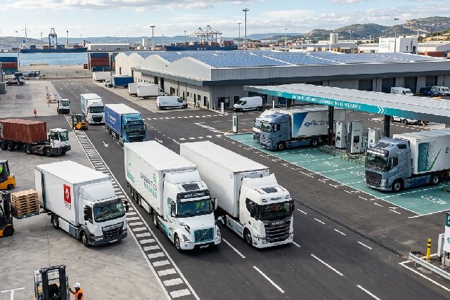 Véhicules industriels et flotte électrique: ROI et gestion de parc