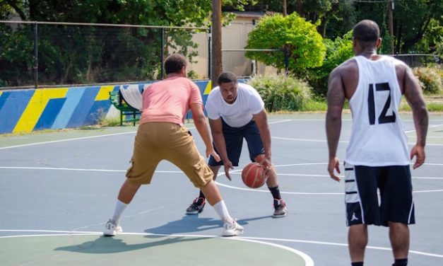 Basket en plein air : identifier les blessures fréquentes et les stratégies efficaces pour les éviter