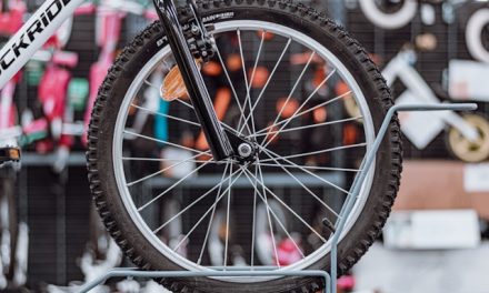 Guide pratique : réparer une crevaison de vélo en toute simplicité