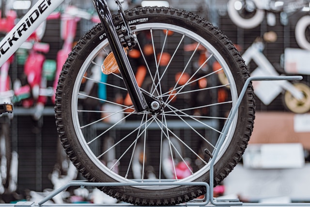 Guide pratique : réparer une crevaison de vélo en toute simplicité