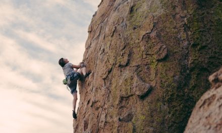 Initiation à l’escalade : le guide complet pour bien commencer