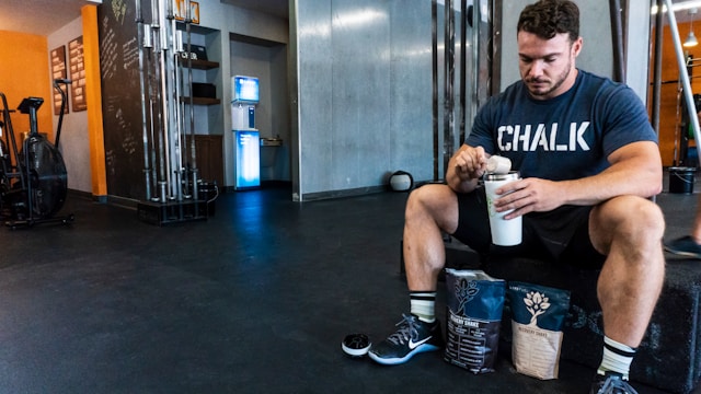 L&rsquo;importance incontournable de l&rsquo;hydratation pour optimiser vos performances en musculation