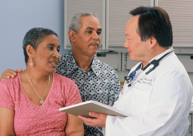 Symptômes révélateurs ou simples coïncidences : quand est-il vraiment nécessaire de consulter un médecin ?