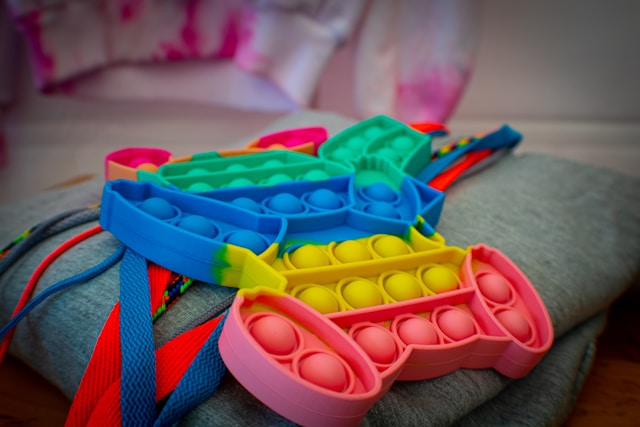 Fidget toys : des gadgets ingénieux pour apaiser et stimuler la concentration des enfants