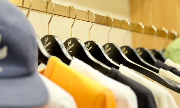 Qualité des commandes chez un grossiste vêtements : nos astuces pour ne pas être déçu