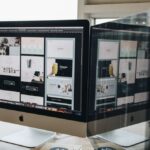 Un écran d'ordinateur affichant une page web, sur un bureau, dans un bureau